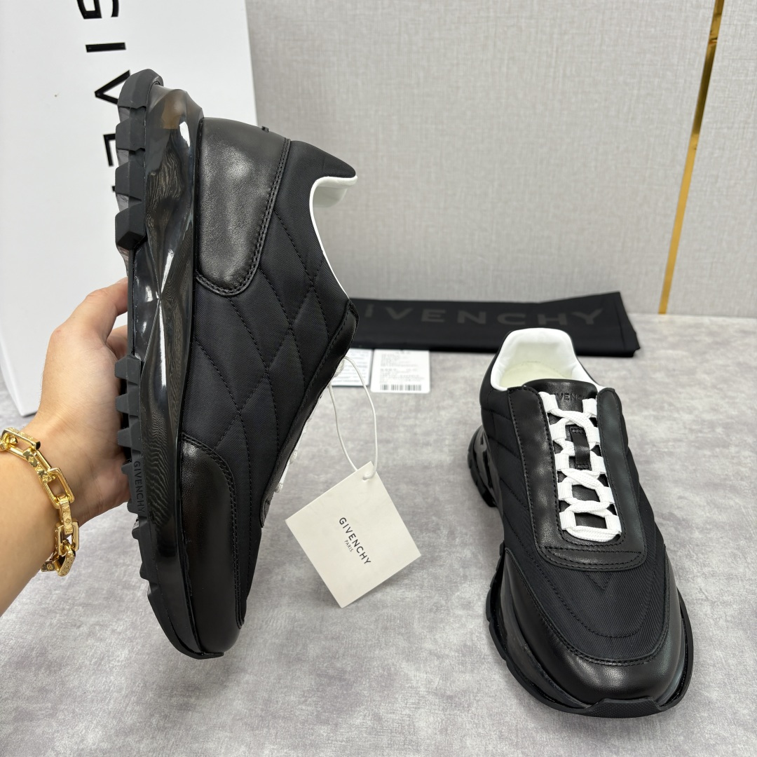 💋💍GVX 新品 Givench* 纪梵～希 Trainers 气垫绗缝运动鞋 鞋面精选优质皮革与哑光织