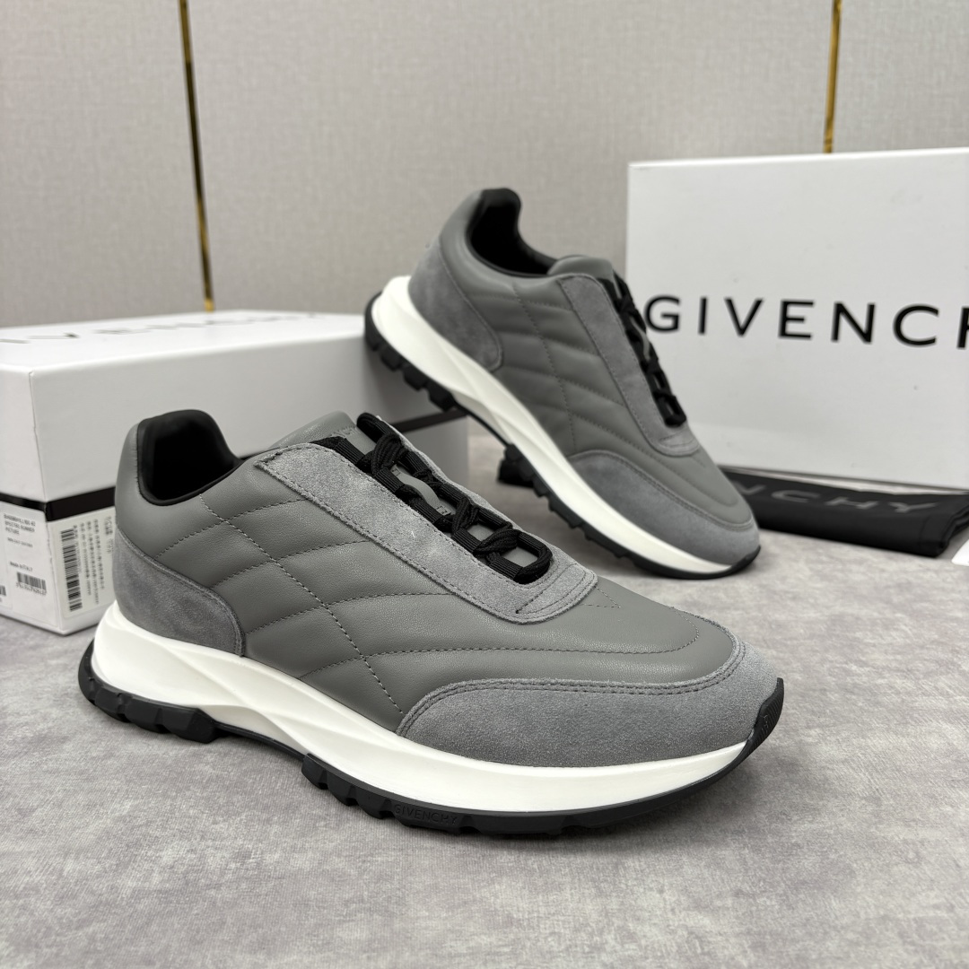 💋💍GVX 新品 Givench* 纪梵～希 Trainers 绗缝运动鞋 复古奢潮的多维演绎 。鞋面精