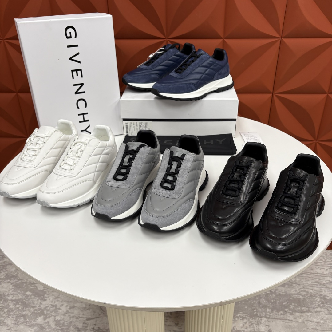 💋💍GVX 新品 Givench* 纪梵～希 Trainers 绗缝运动鞋 复古奢潮的多维演绎 。鞋面精