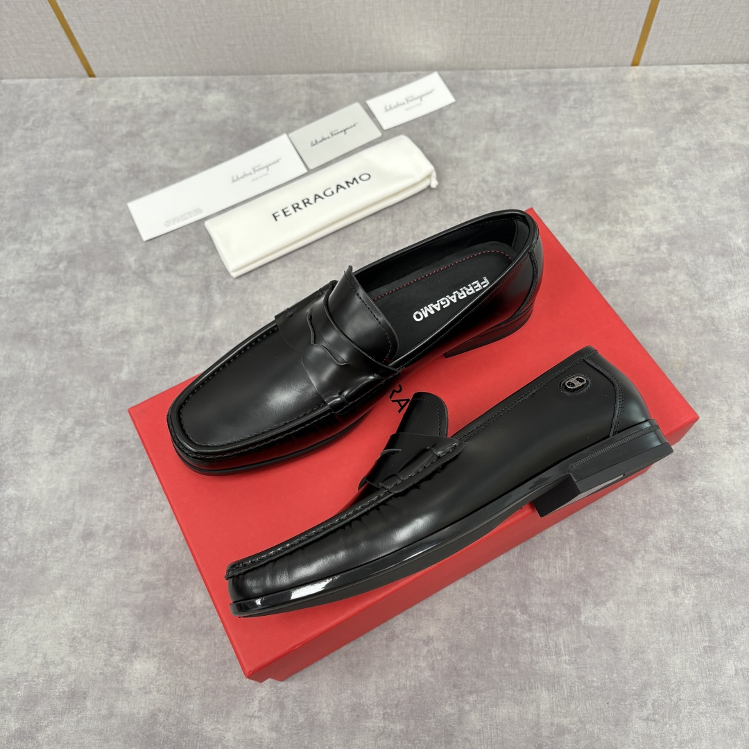 💋💍SF家 菲拉～ 新品GANCINI扣饰男士乐福鞋皮鞋 一脚蹬便鞋 官方 6700 这款牛皮乐福鞋以进