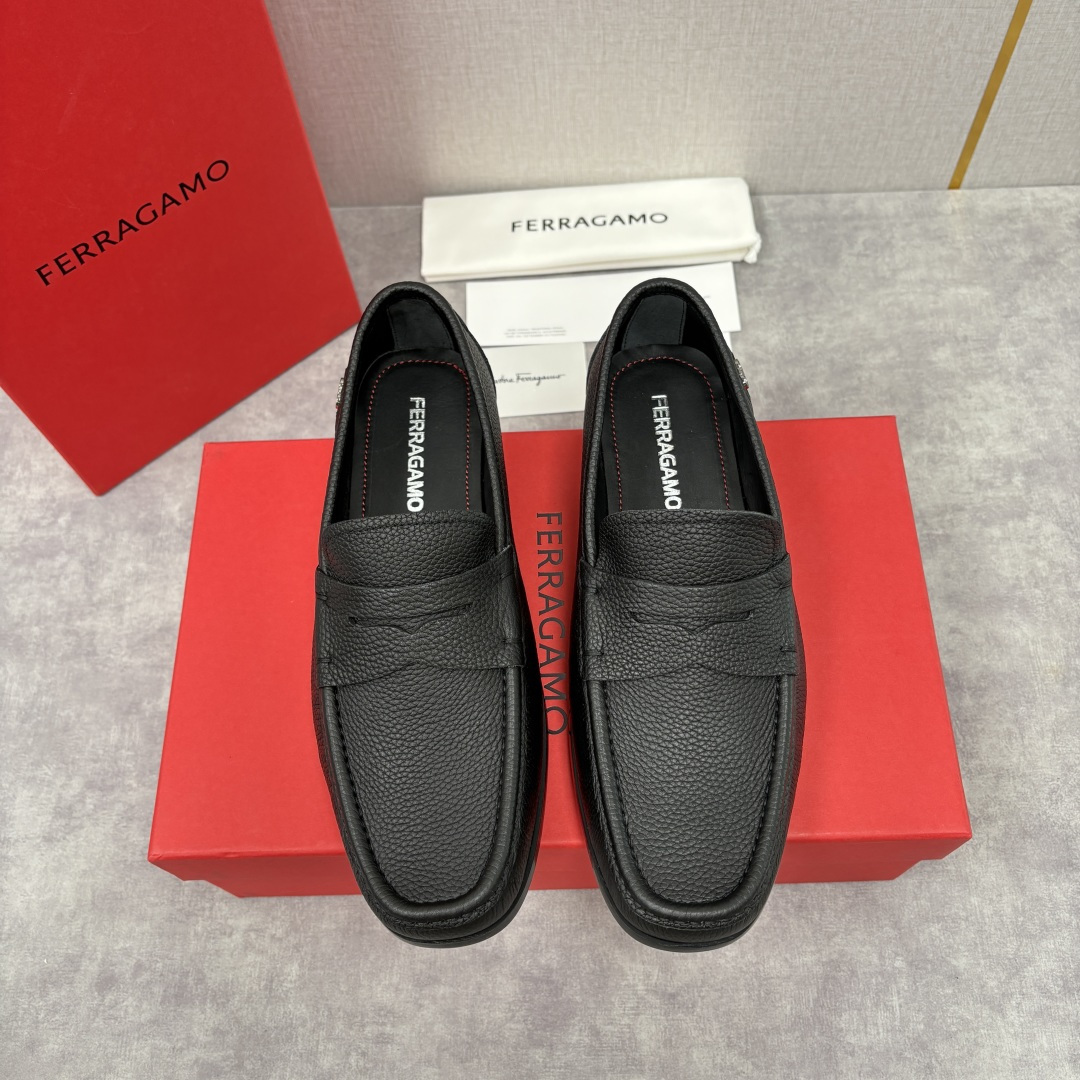 💋💍SF家 菲拉～ 新品GANCINI扣饰男士乐福鞋皮鞋 一脚蹬便鞋 官方 6700 这款牛皮乐福鞋以进