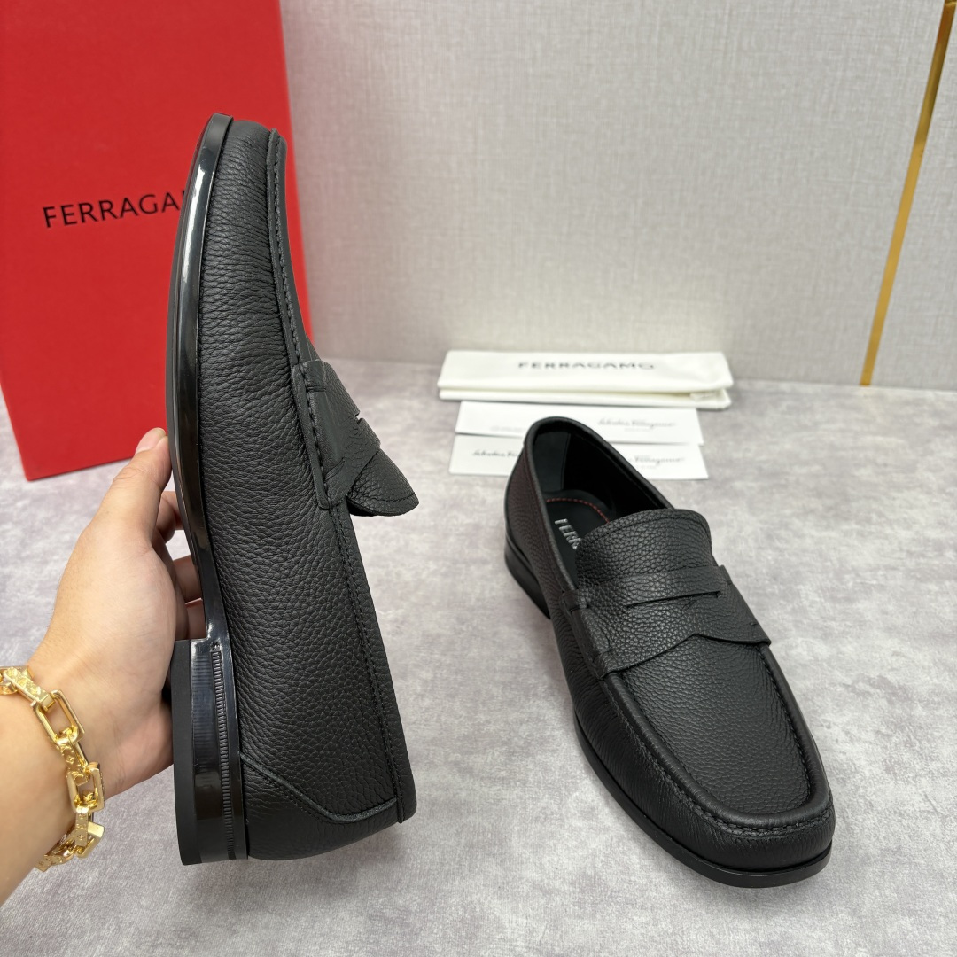 💋💍SF家 菲拉～ 新品GANCINI扣饰男士乐福鞋皮鞋 一脚蹬便鞋 官方 6700 这款牛皮乐福鞋以进