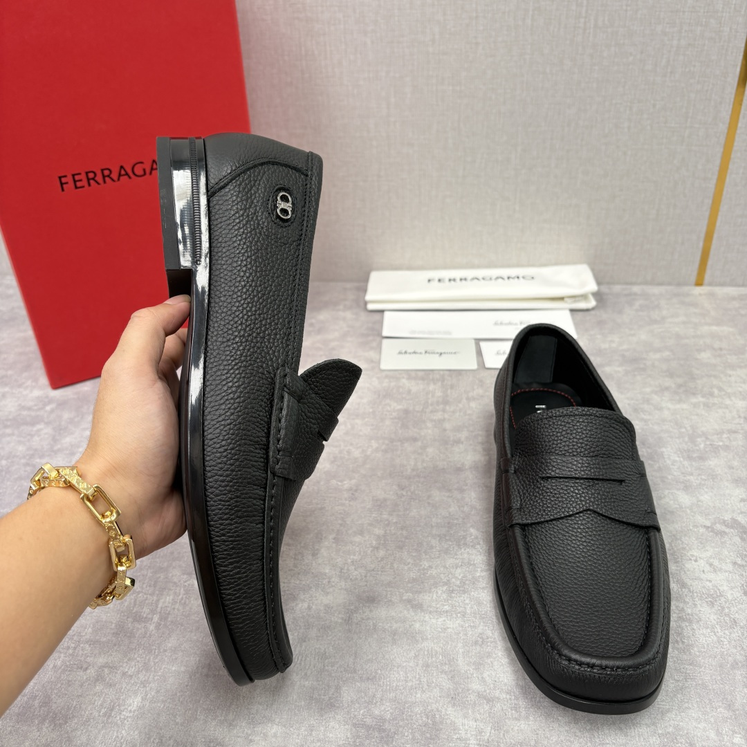 💋💍SF家 菲拉～ 新品GANCINI扣饰男士乐福鞋皮鞋 一脚蹬便鞋 官方 6700 这款牛皮乐福鞋以进