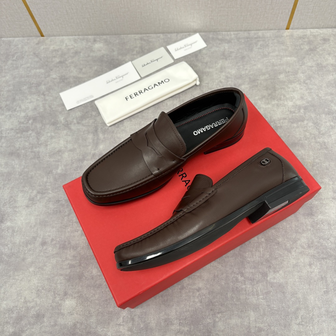 💋💍SF家 菲拉～ 新品GANCINI扣饰男士乐福鞋皮鞋 一脚蹬便鞋 官方 6700 这款牛皮乐福鞋以进