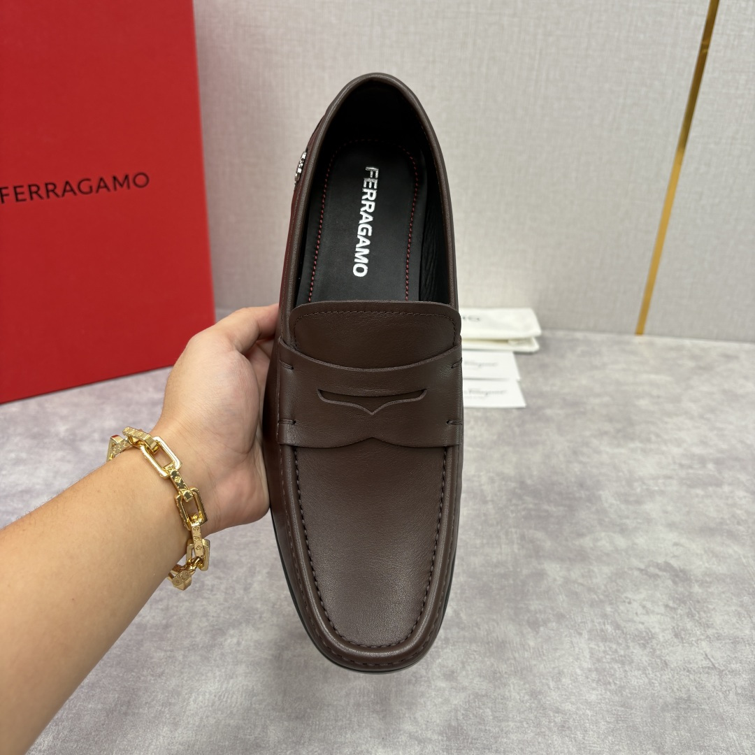 💋💍SF家 菲拉～ 新品GANCINI扣饰男士乐福鞋皮鞋 一脚蹬便鞋 官方 6700 这款牛皮乐福鞋以进