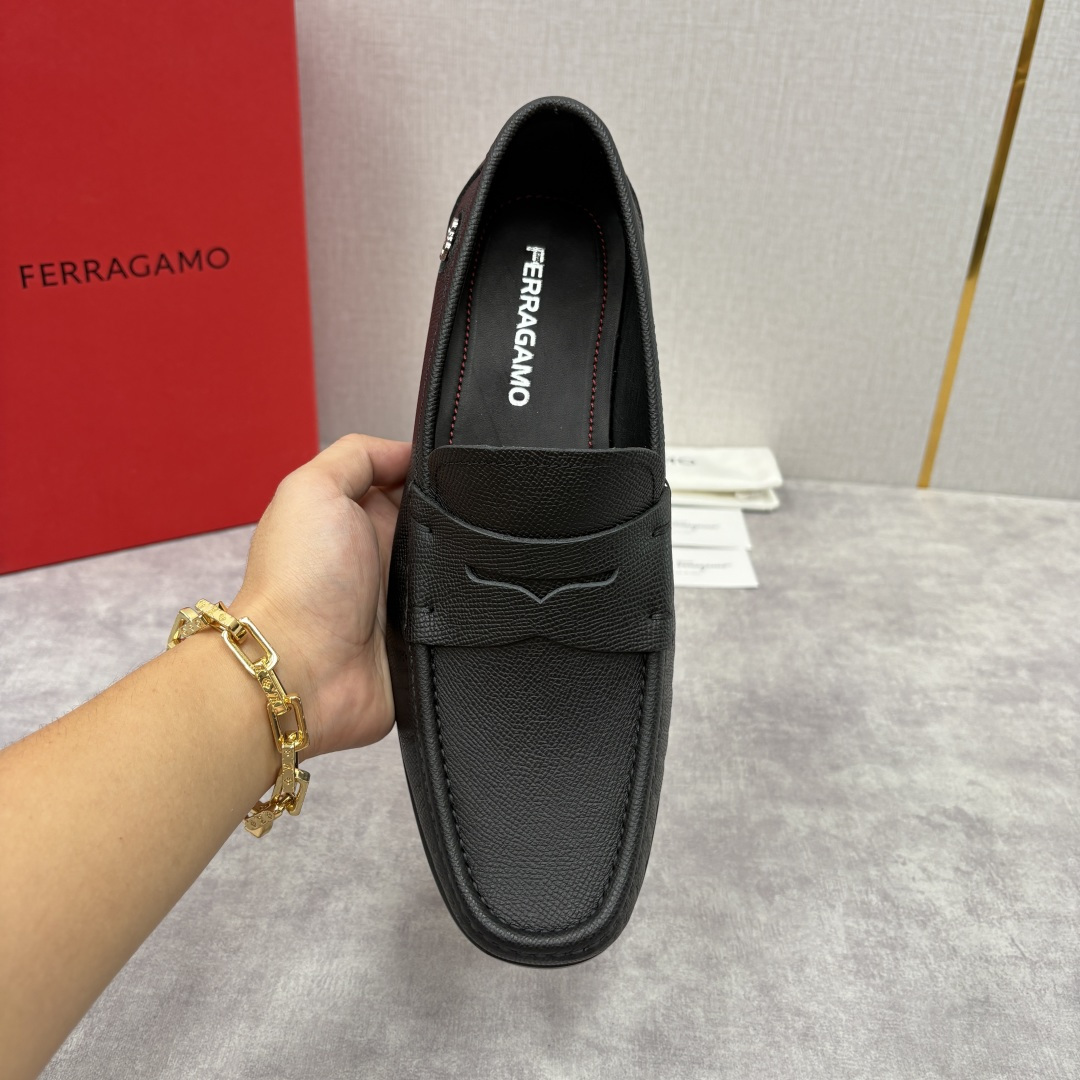 💋💍SF家 菲拉～ 新品GANCINI扣饰男士乐福鞋皮鞋 一脚蹬便鞋 官方 6700 这款牛皮乐福鞋以进