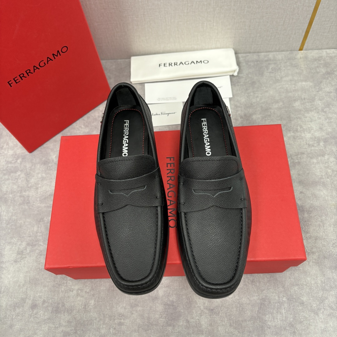 💋💍SF家 菲拉～ 新品GANCINI扣饰男士乐福鞋皮鞋 一脚蹬便鞋 官方 6700 这款牛皮乐福鞋以进