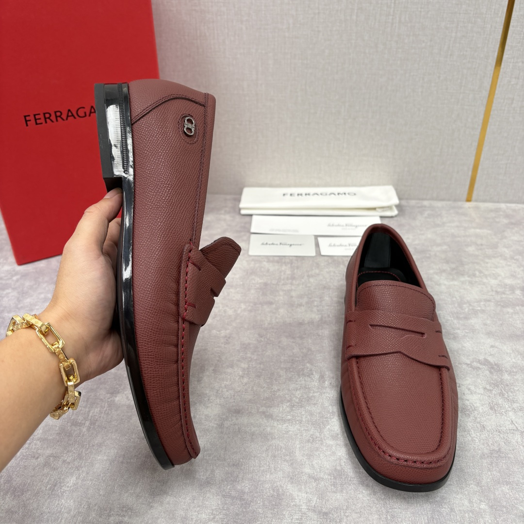 💋💍SF家 菲拉～ 新品GANCINI扣饰男士乐福鞋皮鞋 一脚蹬便鞋 官方 6700 这款牛皮乐福鞋以进