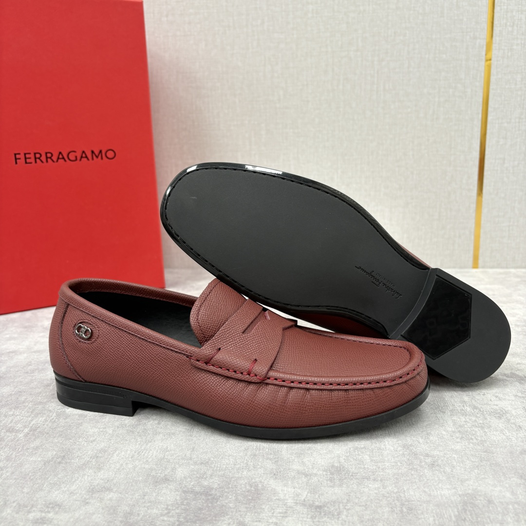 💋💍SF家 菲拉～ 新品GANCINI扣饰男士乐福鞋皮鞋 一脚蹬便鞋 官方 6700 这款牛皮乐福鞋以进