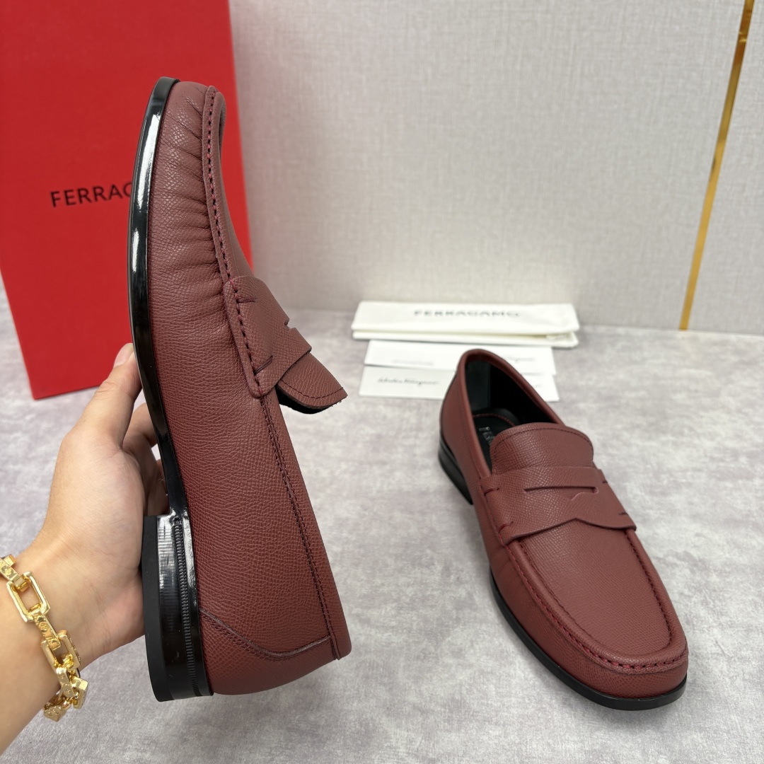 💋💍SF家 菲拉～ 新品GANCINI扣饰男士乐福鞋皮鞋 一脚蹬便鞋 官方 6700 这款牛皮乐福鞋以进