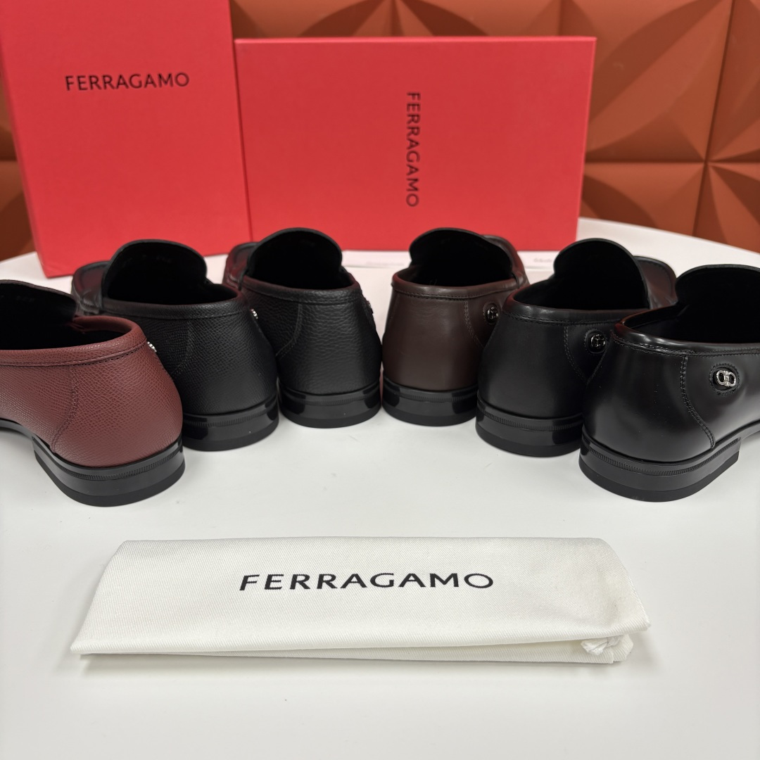 💋💍SF家 菲拉～ 新品GANCINI扣饰男士乐福鞋皮鞋 一脚蹬便鞋 官方 6700 这款牛皮乐福鞋以进