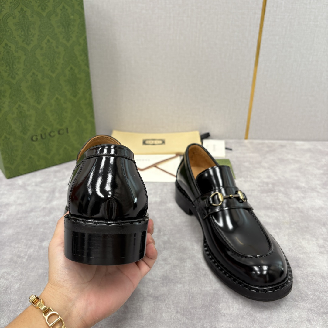 💋💍G家 GUCC* 新品男士马衔扣乐福鞋皮鞋 经典与时尚的交融 鞋面上的马衔扣，是古-驰经典符号的具象