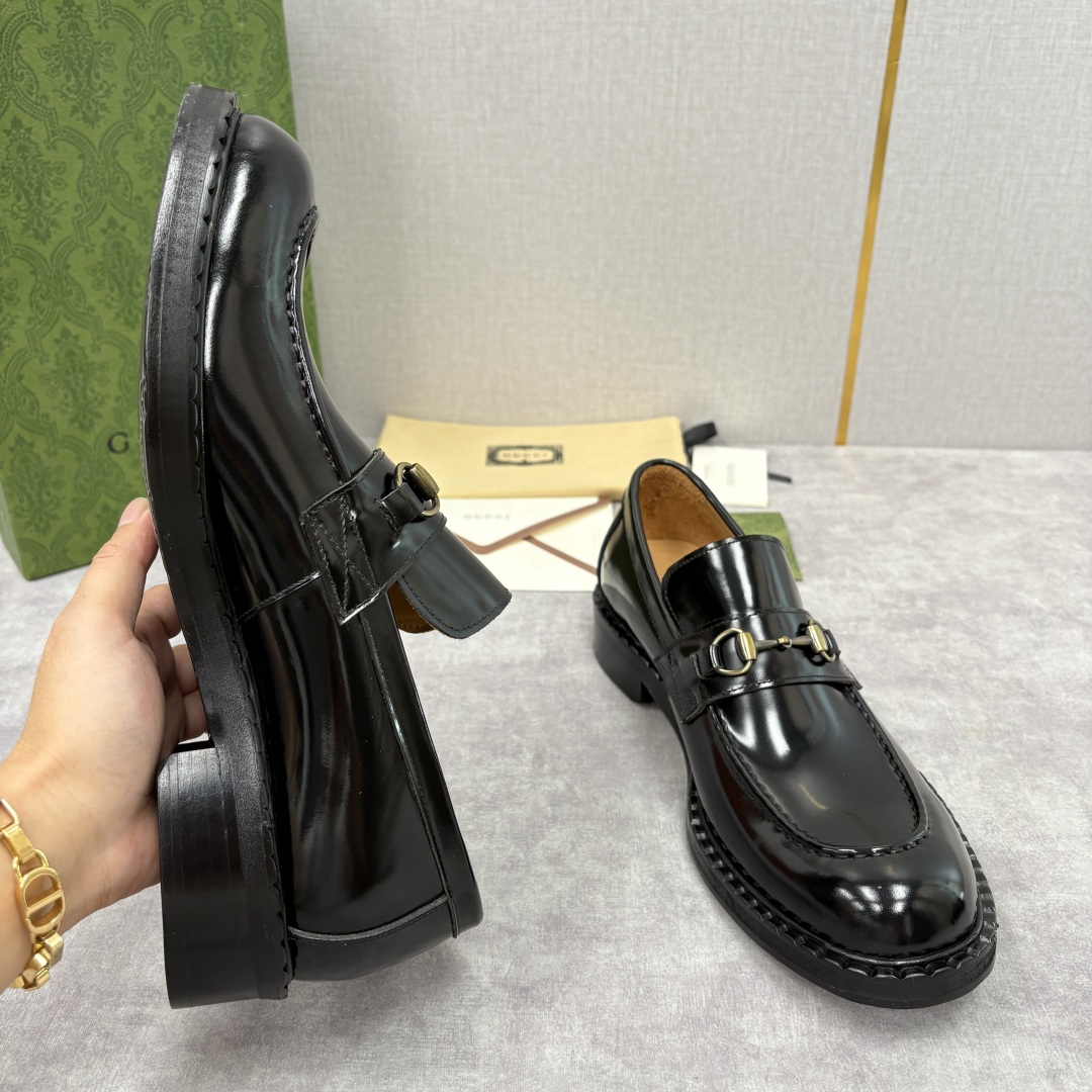 💋💍G家 GUCC* 新品男士马衔扣乐福鞋皮鞋 经典与时尚的交融 鞋面上的马衔扣，是古-驰经典符号的具象