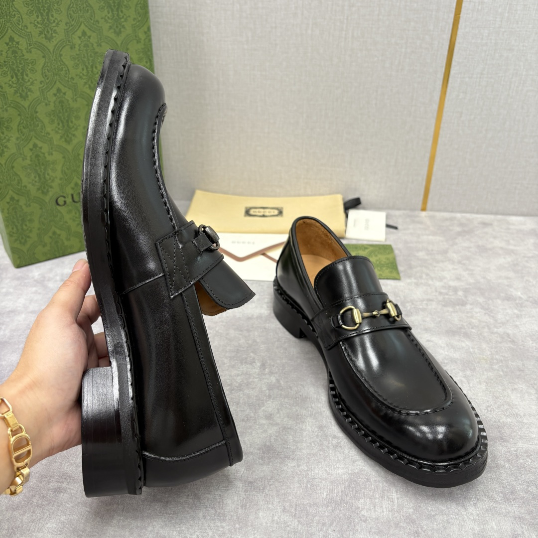 💋💍G家 GUCC* 新品男士马衔扣乐福鞋皮鞋 经典与时尚的交融 鞋面上的马衔扣，是古-驰经典符号的具象