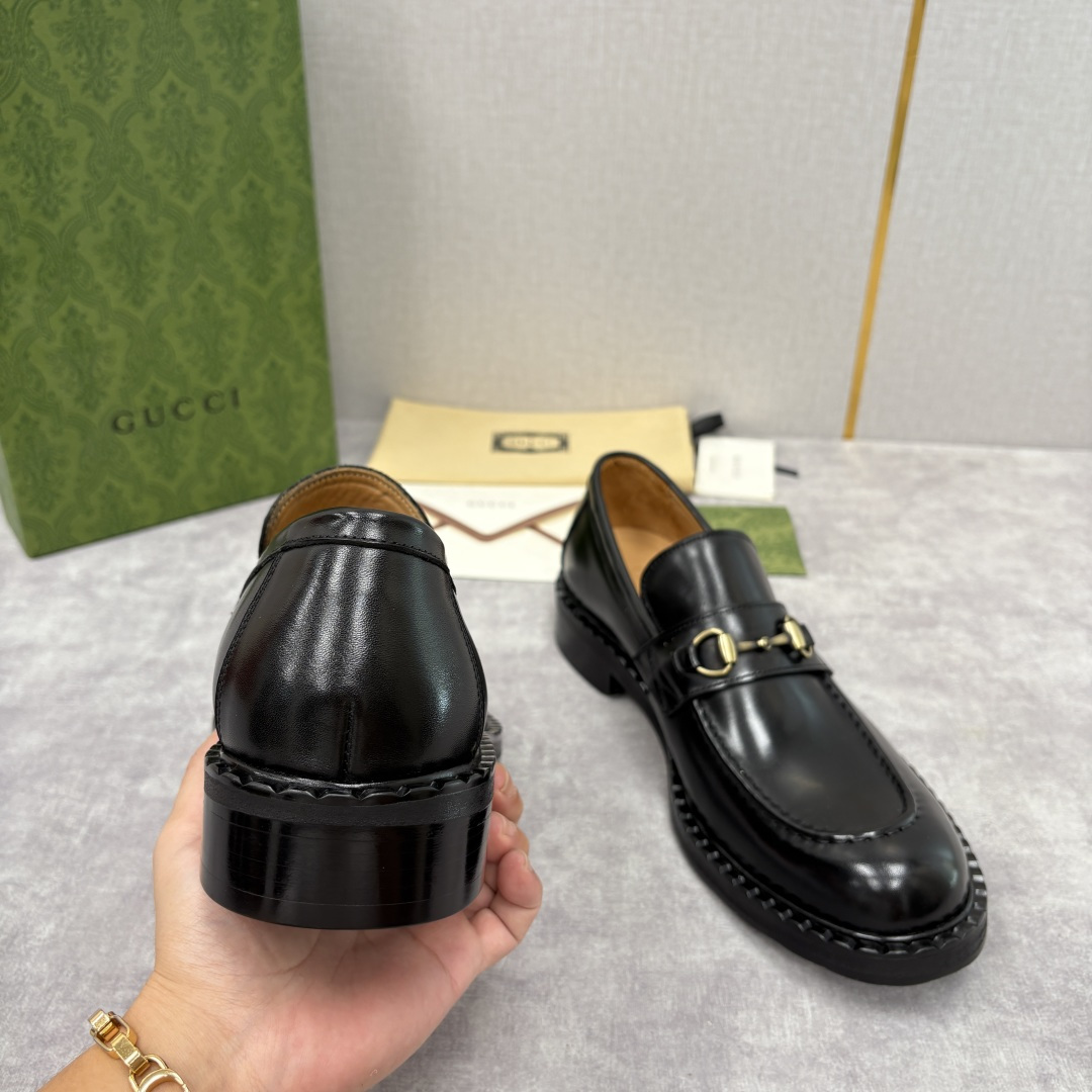 💋💍G家 GUCC* 新品男士马衔扣乐福鞋皮鞋 经典与时尚的交融 鞋面上的马衔扣，是古-驰经典符号的具象