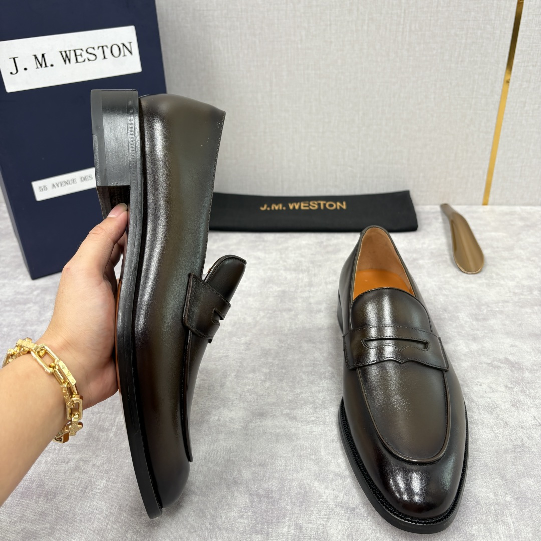 💋💍J.M.Westo*n 威士-顿 男士乐福鞋正装鞋皮鞋 法国顶级皮鞋品牌。精选意大利顶级小牛皮/高丝