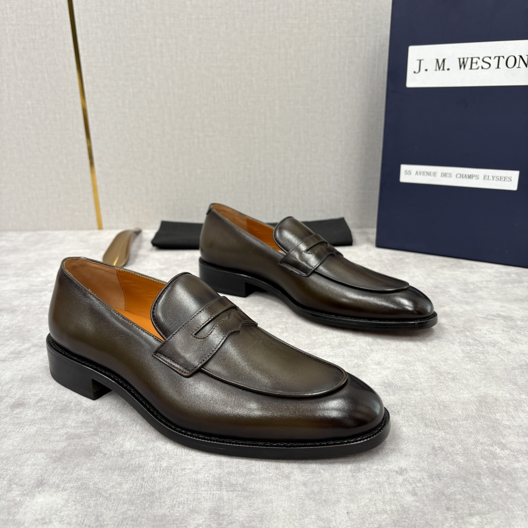 💋💍J.M.Westo*n 威士-顿 男士乐福鞋正装鞋皮鞋 法国顶级皮鞋品牌。精选意大利顶级小牛皮/高丝