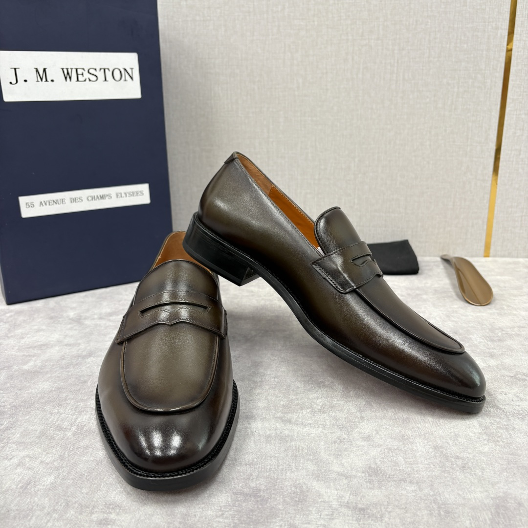 💋💍J.M.Westo*n 威士-顿 男士乐福鞋正装鞋皮鞋 法国顶级皮鞋品牌。精选意大利顶级小牛皮/高丝