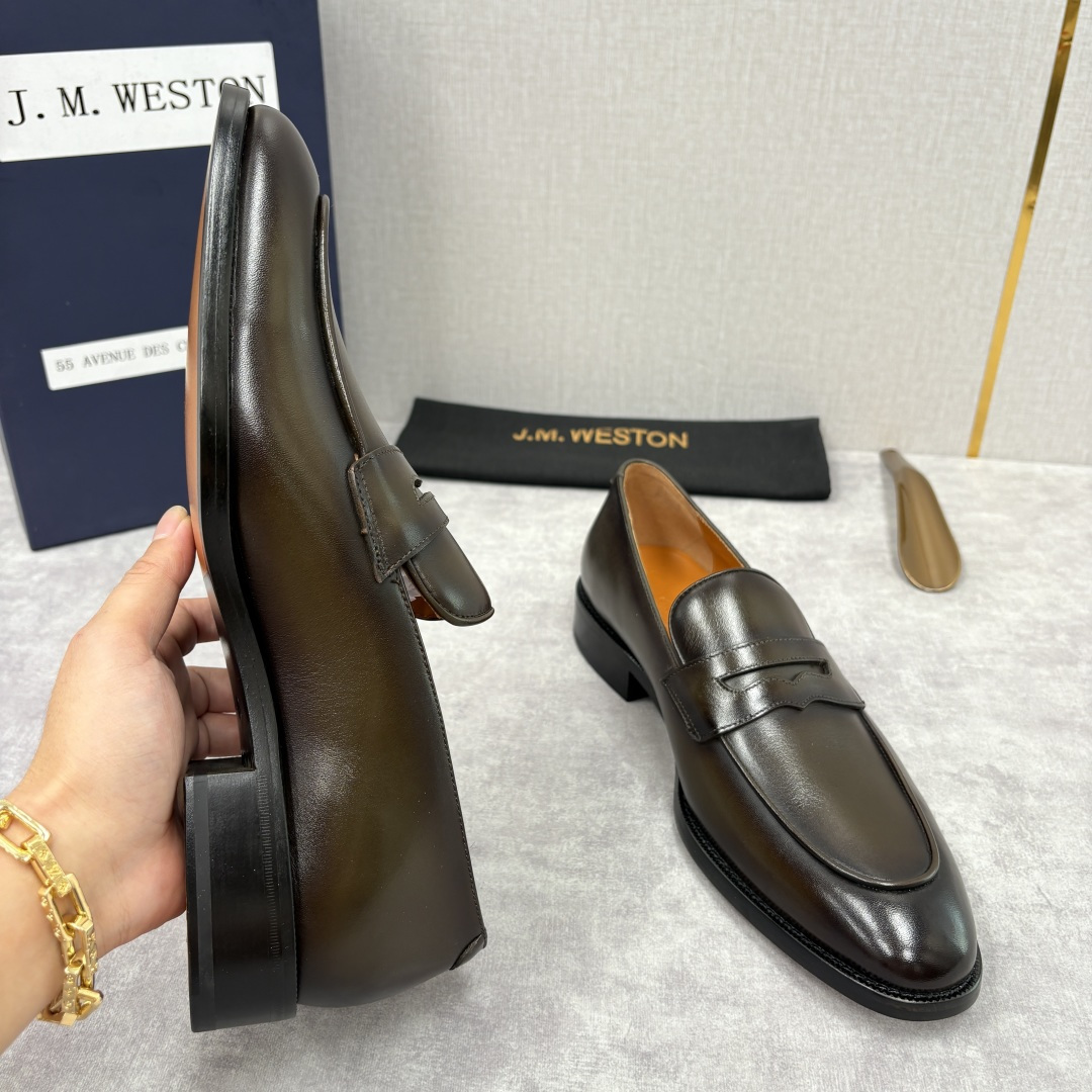 💋💍J.M.Westo*n 威士-顿 男士乐福鞋正装鞋皮鞋 法国顶级皮鞋品牌。精选意大利顶级小牛皮/高丝