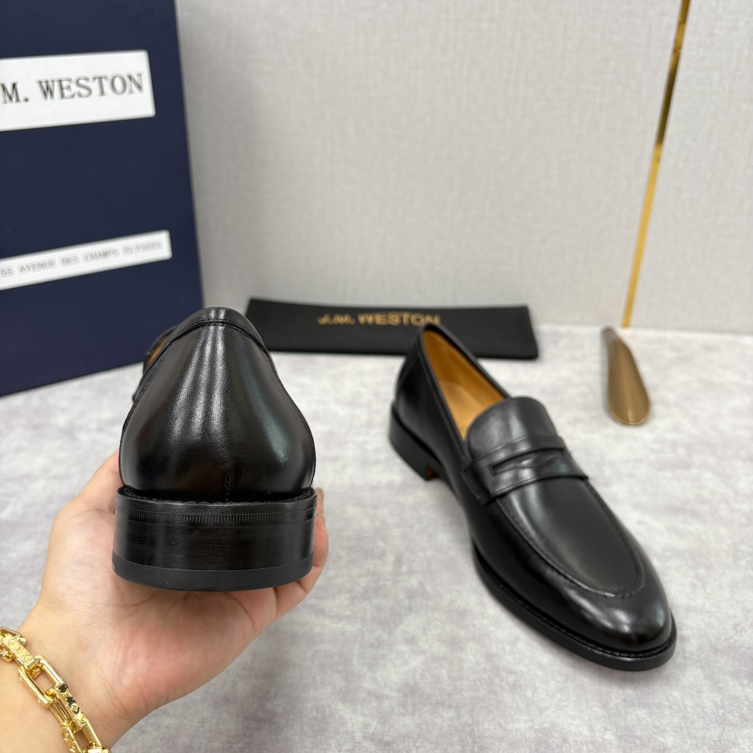 💋💍J.M.Westo*n 威士-顿 男士乐福鞋正装鞋皮鞋 法国顶级皮鞋品牌。精选意大利顶级小牛皮/高丝