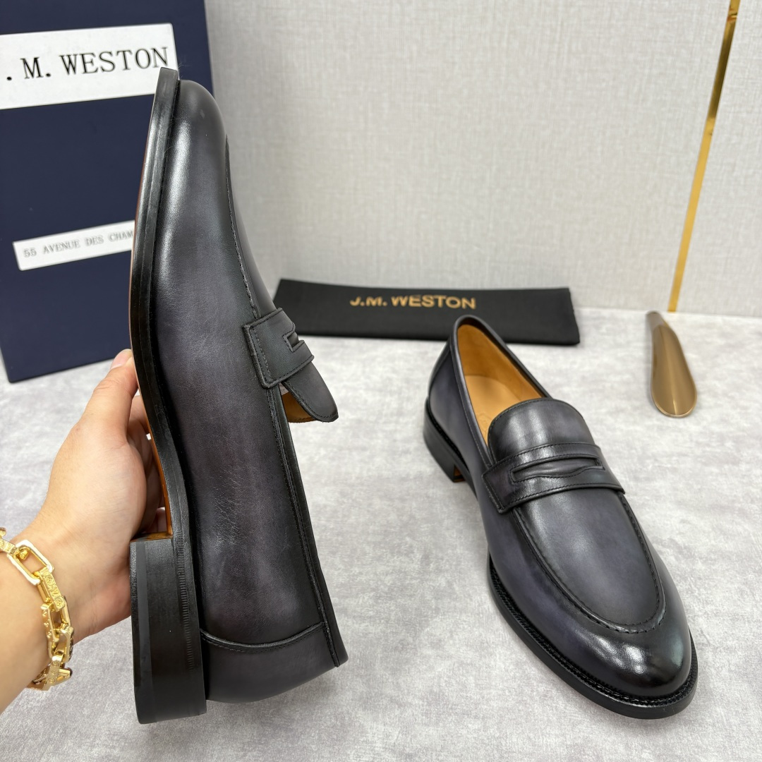 💋💍J.M.Westo*n 威士-顿 男士乐福鞋正装鞋皮鞋 法国顶级皮鞋品牌。精选意大利顶级小牛皮/高丝