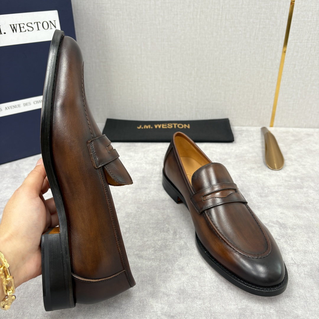 💋💍J.M.Westo*n 威士-顿 男士乐福鞋正装鞋皮鞋 法国顶级皮鞋品牌。精选意大利顶级小牛皮/高丝