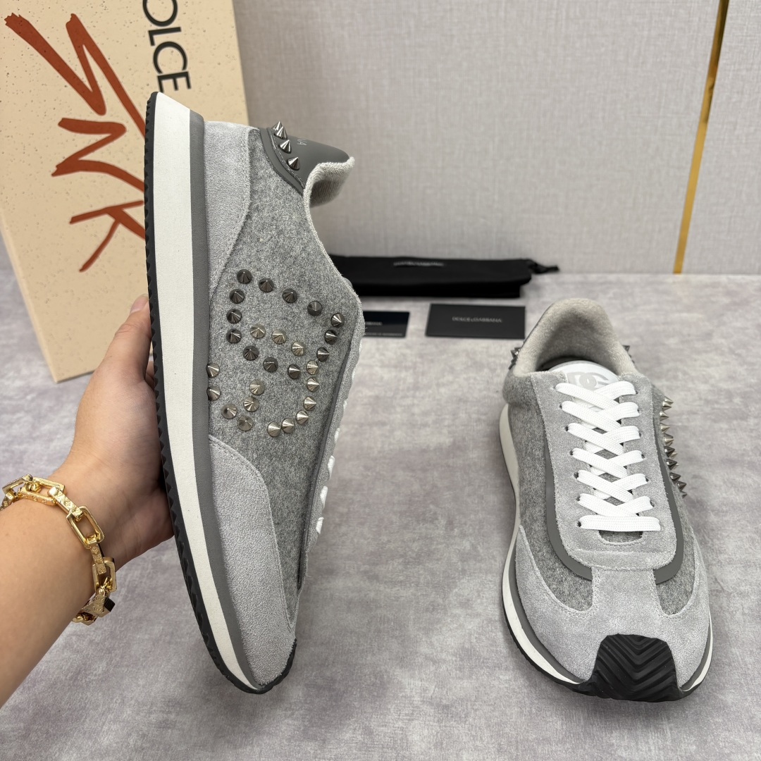 💋💍DG 家新品 Dolce &Gabban* 杜嘉～班纳 天鹅绒拼接撞色铆钉休闲运动鞋 铆钉复古运动鞋