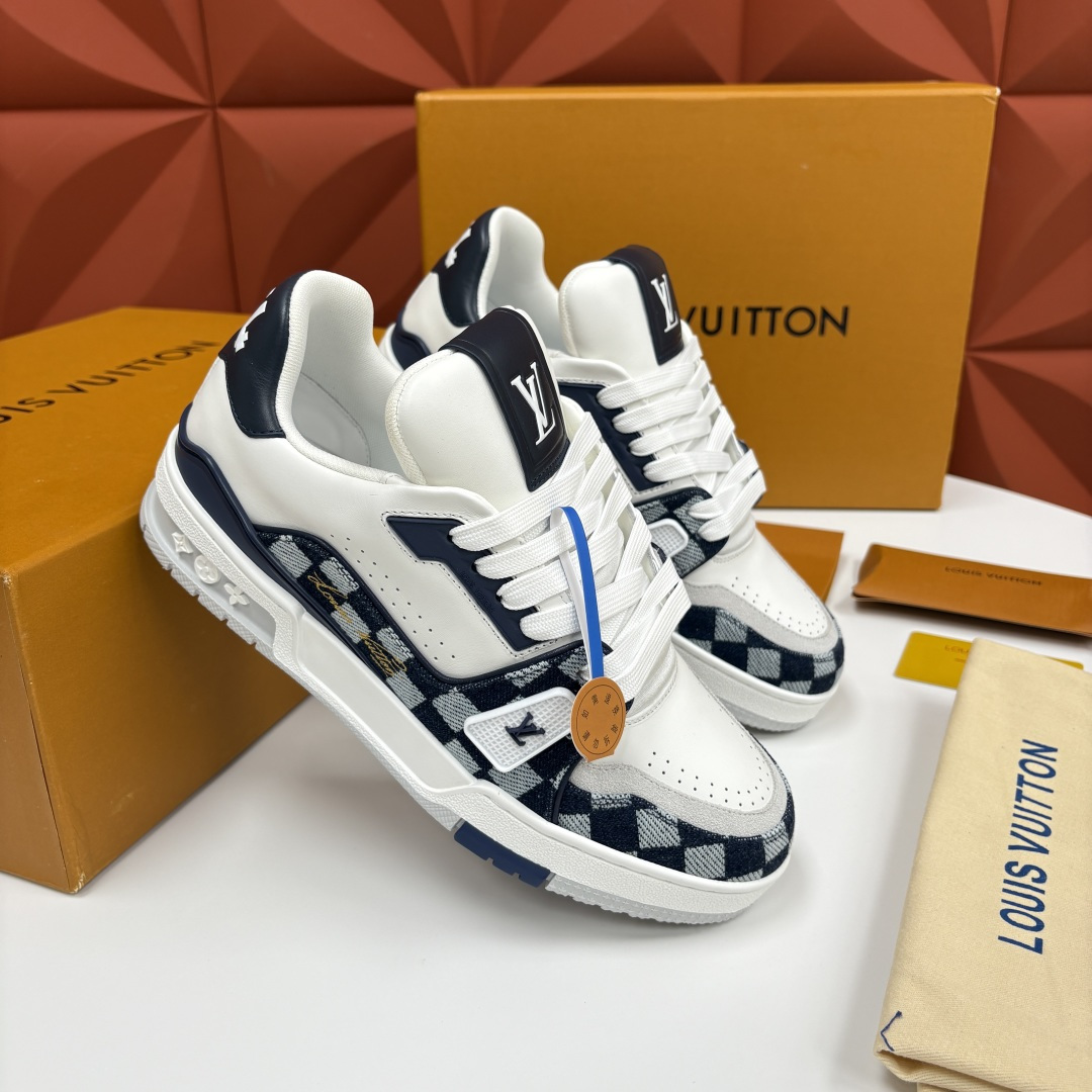 💋💍L家新品 L*V 路易～当季新品上架 TRAINER 系列运动鞋 官方 10,600 奢潮交融的复古