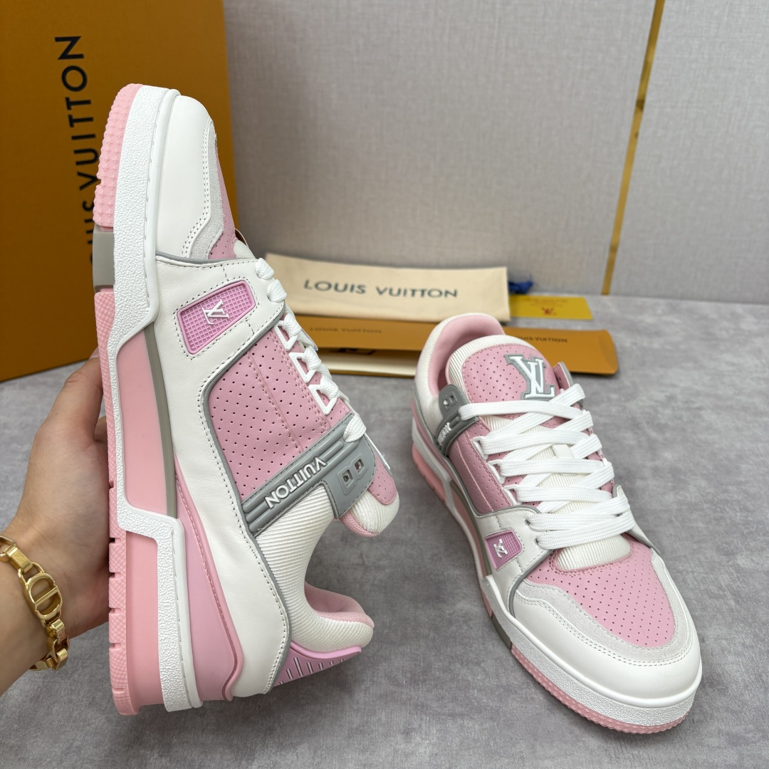 💋💍L家新品 L*V 路易～当季新品上架 TRAINER 系列运动鞋 马卡龙色系的奢甜运动风 官方 10