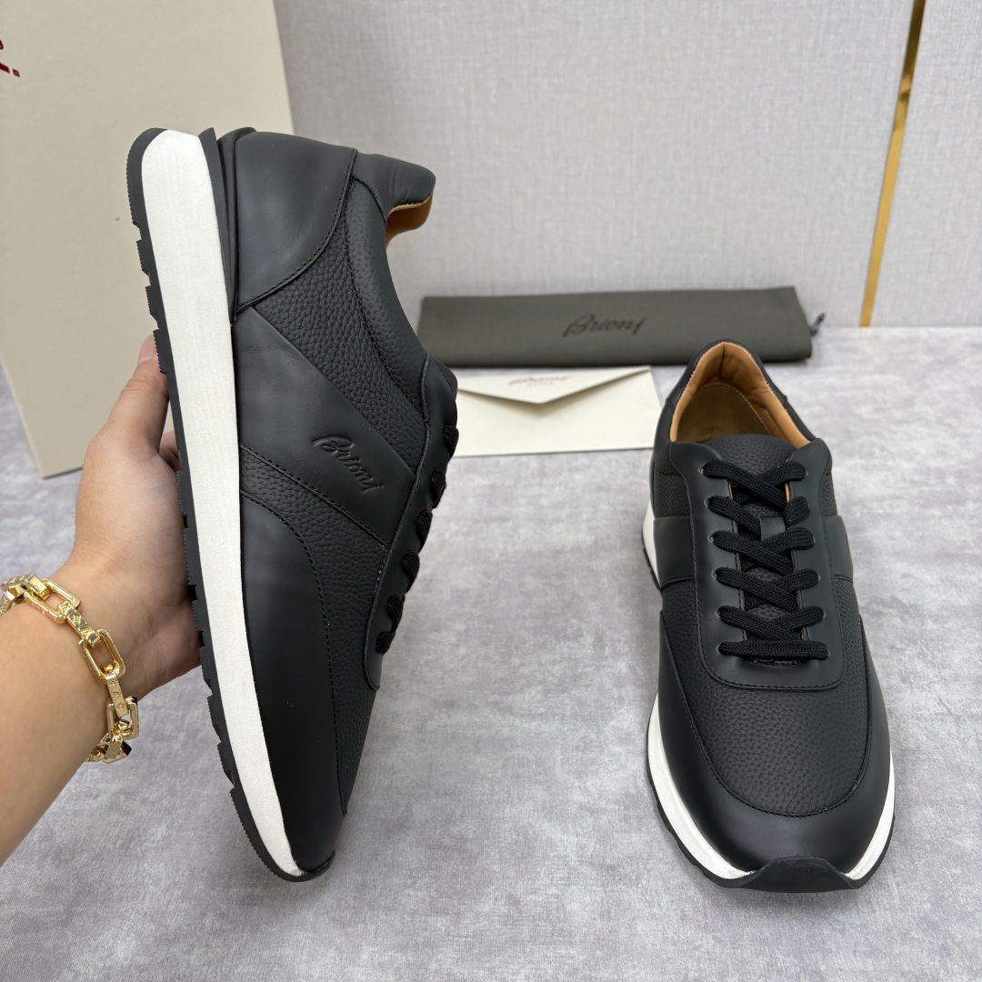 💋💍 Brion* （布里-奥尼） 男士新款休闲运动鞋跑鞋 意式奢华与运动风尚的优雅融合 该品牌于194