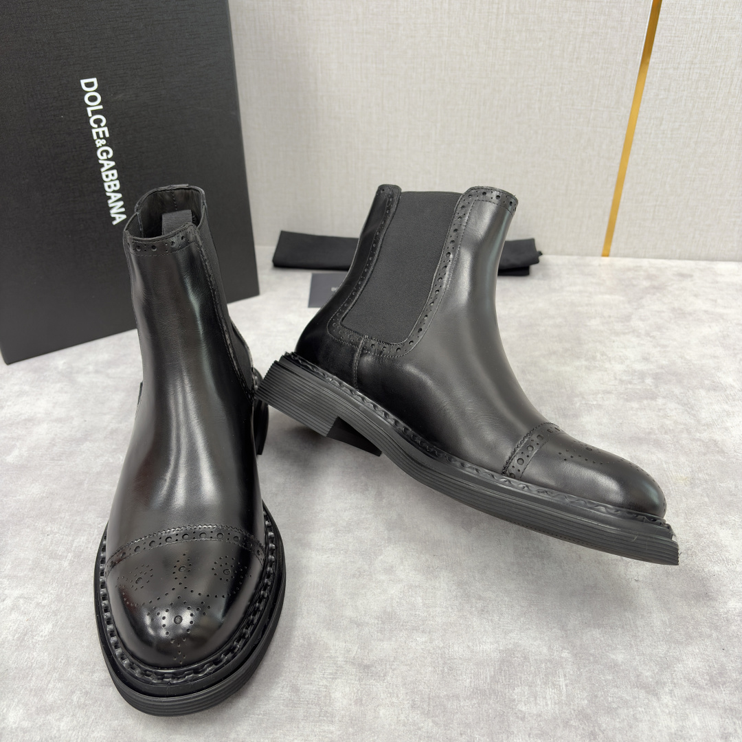💋💍DG家新品 杜嘉-班纳 Dolce&Gabban* 男士布洛克切尔西靴皮靴系列：意式奢华与复古格调的