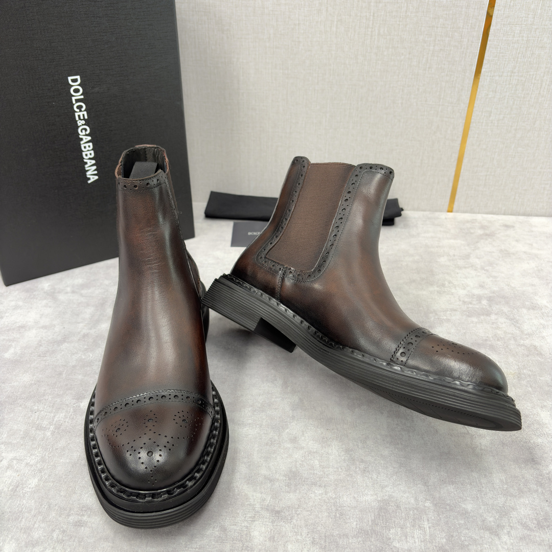 💋💍DG家新品 杜嘉-班纳 Dolce&Gabban* 男士布洛克切尔西靴皮靴系列：意式奢华与复古格调的