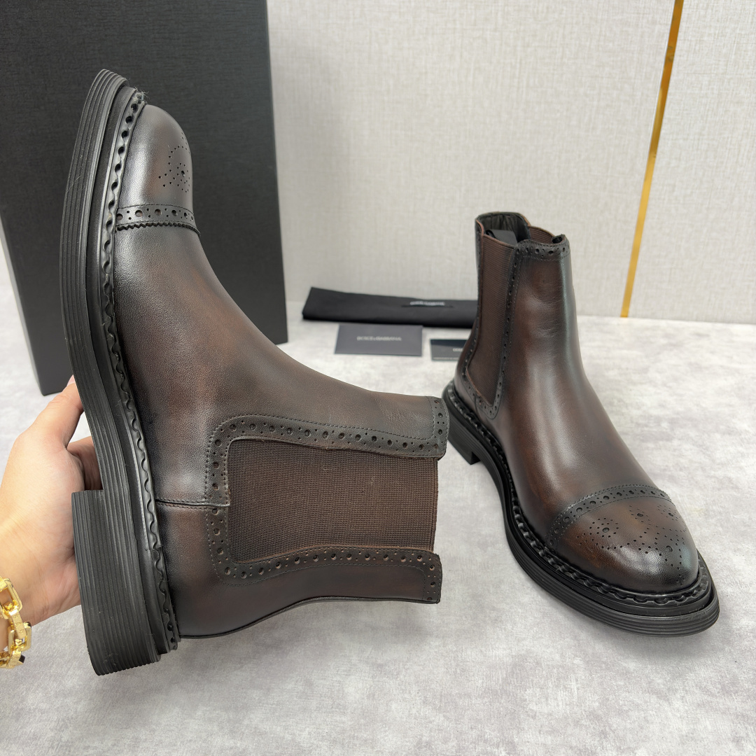 💋💍DG家新品 杜嘉-班纳 Dolce&Gabban* 男士布洛克切尔西靴皮靴系列：意式奢华与复古格调的