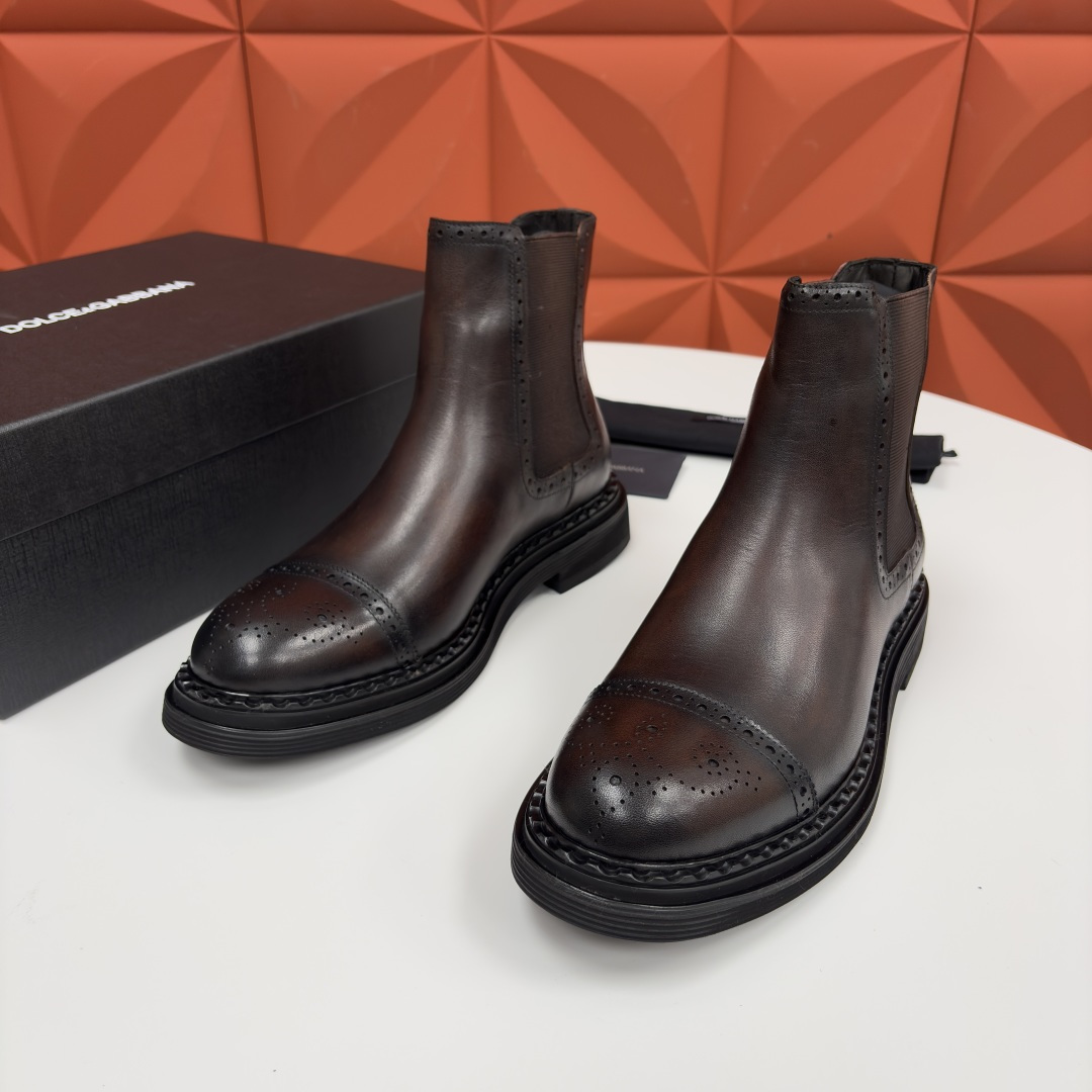 💋💍DG家新品 杜嘉-班纳 Dolce&Gabban* 男士布洛克切尔西靴皮靴系列：意式奢华与复古格调的