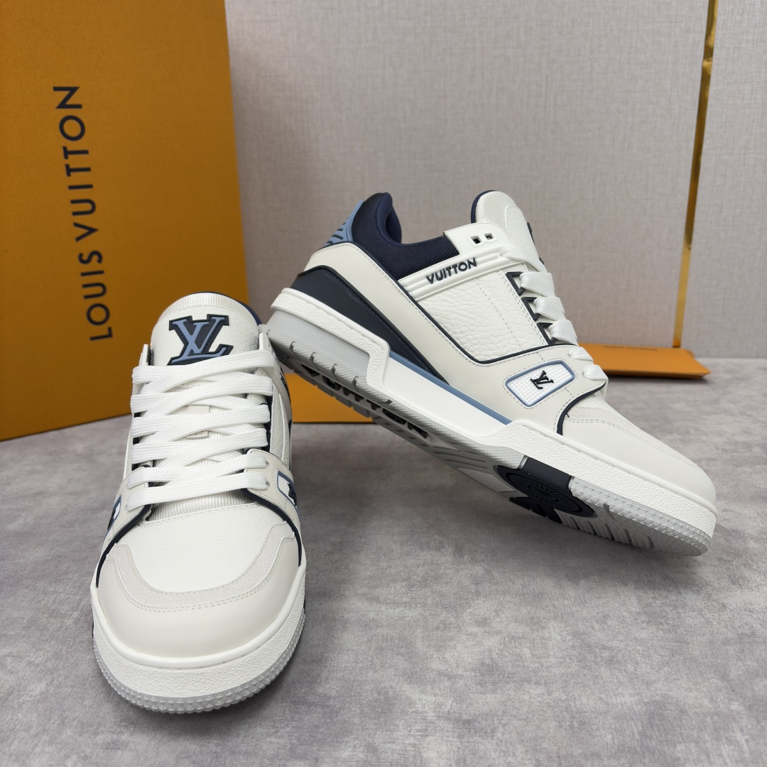 💋💍L家新品 L*V 路易～当季新品上架 TRAINER 系列运动鞋 官方 10,400 色彩狂想与复古