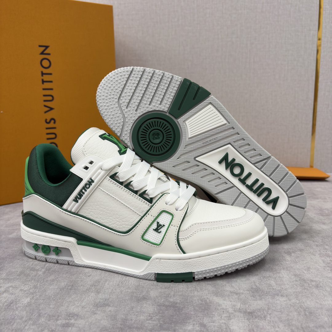 💋💍L家新品 L*V 路易～当季新品上架 TRAINER 系列运动鞋 官方 10,400 色彩狂想与复古