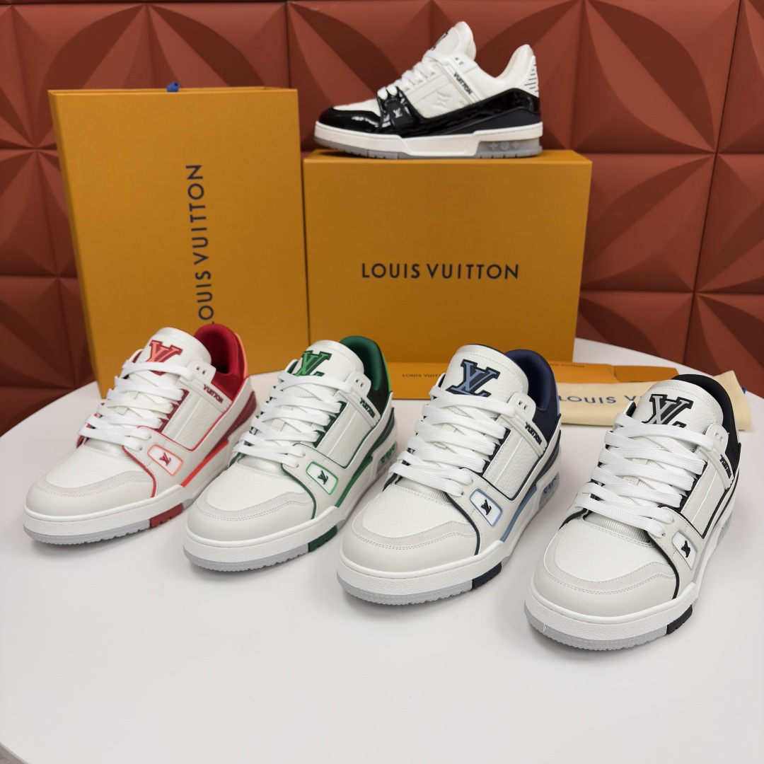💋💍L家新品 L*V 路易～当季新品上架 TRAINER 系列运动鞋 官方 10,400 色彩狂想与复古
