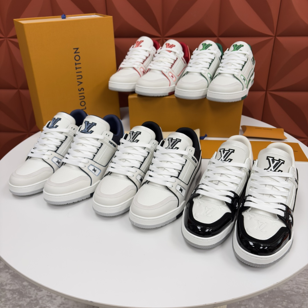 💋💍L家新品 L*V 路易～当季新品上架 TRAINER 系列运动鞋 官方 10,400 色彩狂想与复古