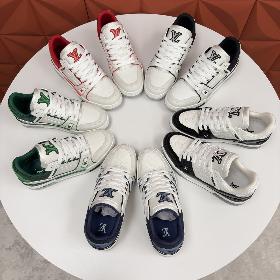 💋💍L家新品 L*V 路易～当季新品上架 TRAINER 系列运动鞋 官方 10,400 色彩狂想与复古