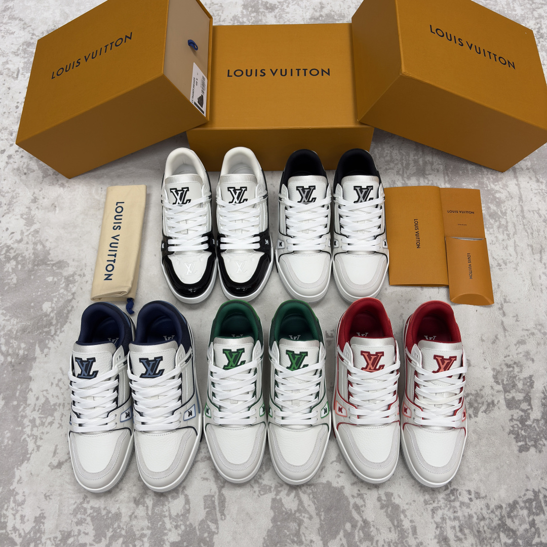 💋💍L家新品 L*V 路易～当季新品上架 TRAINER 系列运动鞋 官方 10,400 色彩狂想与复古
