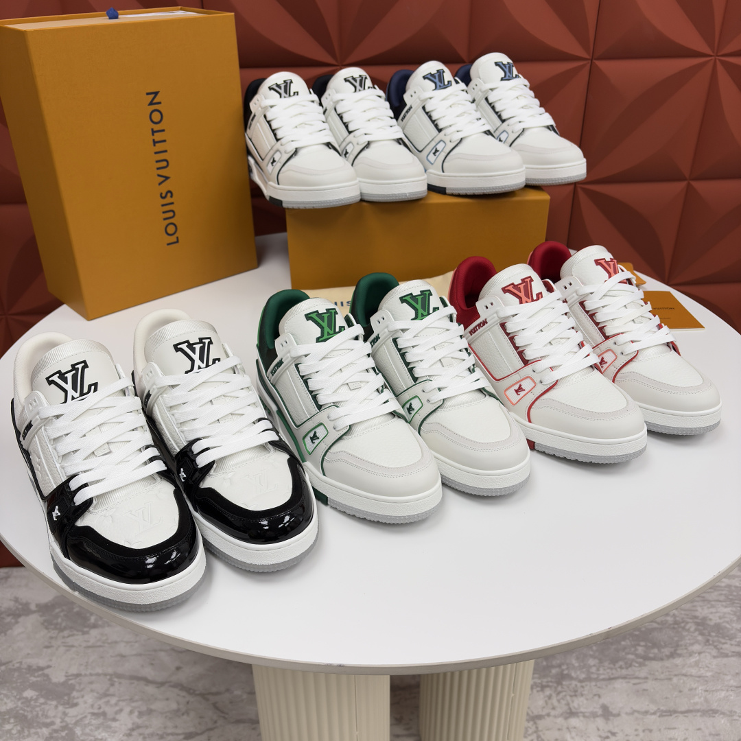 💋💍L家新品 L*V 路易～当季新品上架 TRAINER 系列运动鞋 官方 10,400 色彩狂想与复古