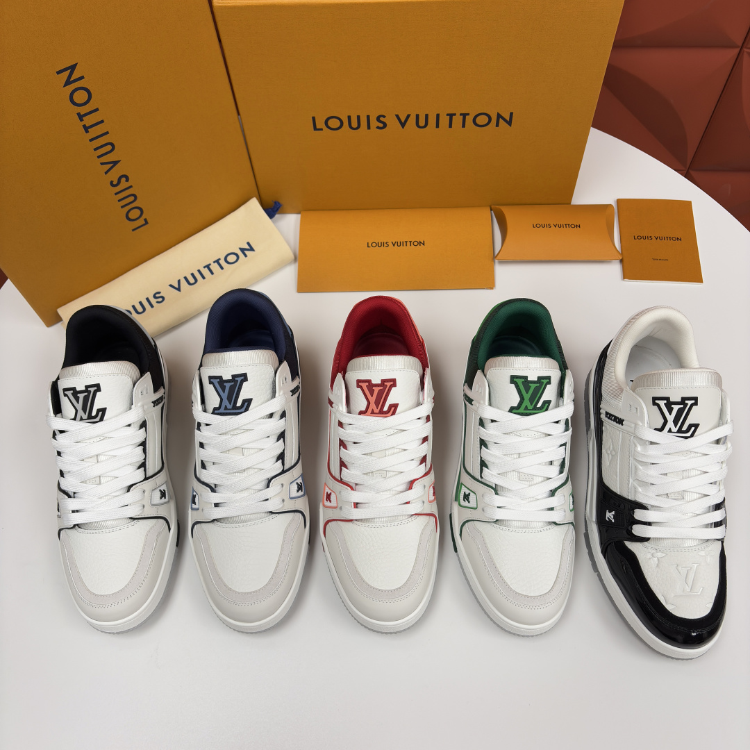 💋💍L家新品 L*V 路易～当季新品上架 TRAINER 系列运动鞋 官方 10,400 色彩狂想与复古