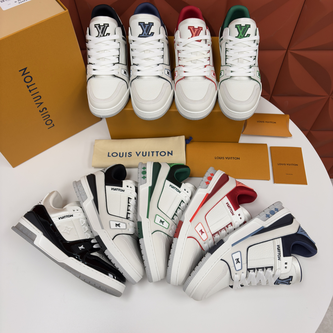 💋💍L家新品 L*V 路易～当季新品上架 TRAINER 系列运动鞋 官方 10,400 色彩狂想与复古