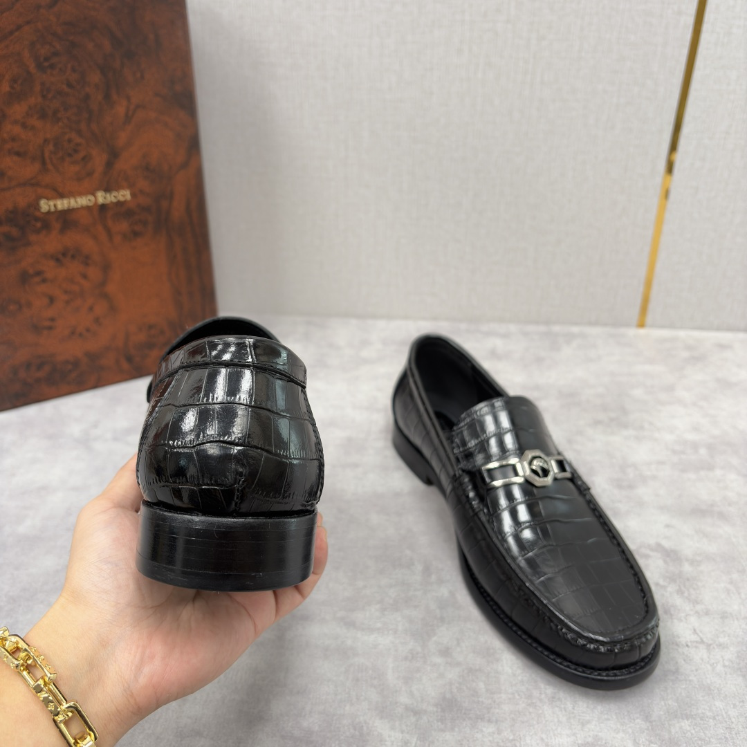 💋💍Stefano-ricci 史蒂*芬新品 乐福鞋皮鞋 鳄鱼纹🐊压纹牛皮手工改色擦色而成 ，鞋面的标志