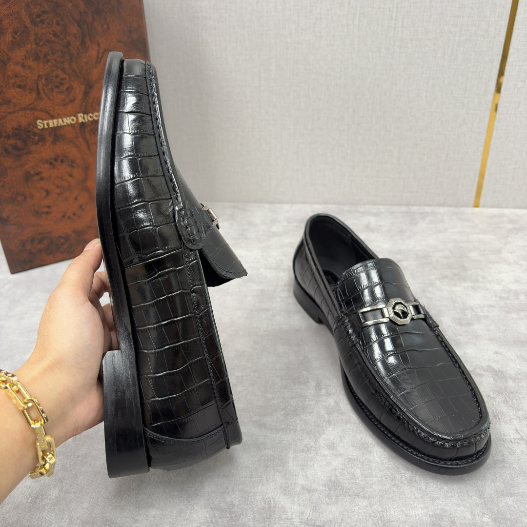 💋💍Stefano-ricci 史蒂*芬新品 乐福鞋皮鞋 鳄鱼纹🐊压纹牛皮手工改色擦色而成 ，鞋面的标志