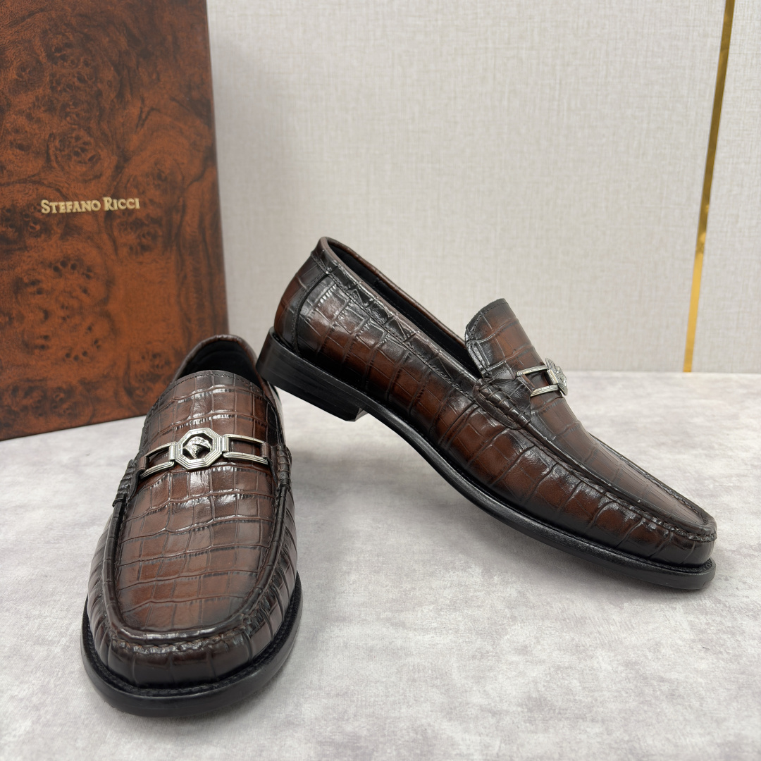 💋💍Stefano-ricci 史蒂*芬新品 乐福鞋皮鞋 鳄鱼纹🐊压纹牛皮手工改色擦色而成 ，鞋面的标志