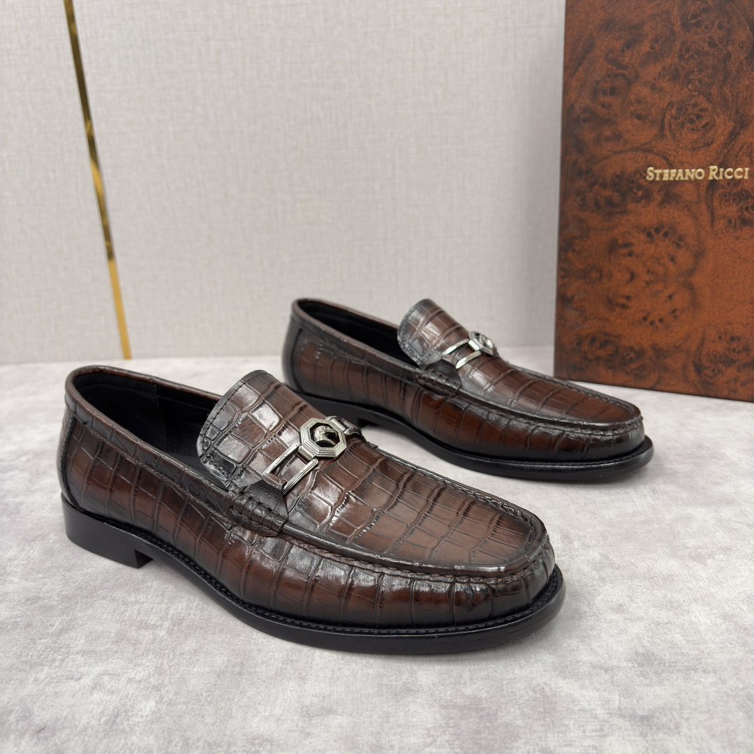 💋💍Stefano-ricci 史蒂*芬新品 乐福鞋皮鞋 鳄鱼纹🐊压纹牛皮手工改色擦色而成 ，鞋面的标志