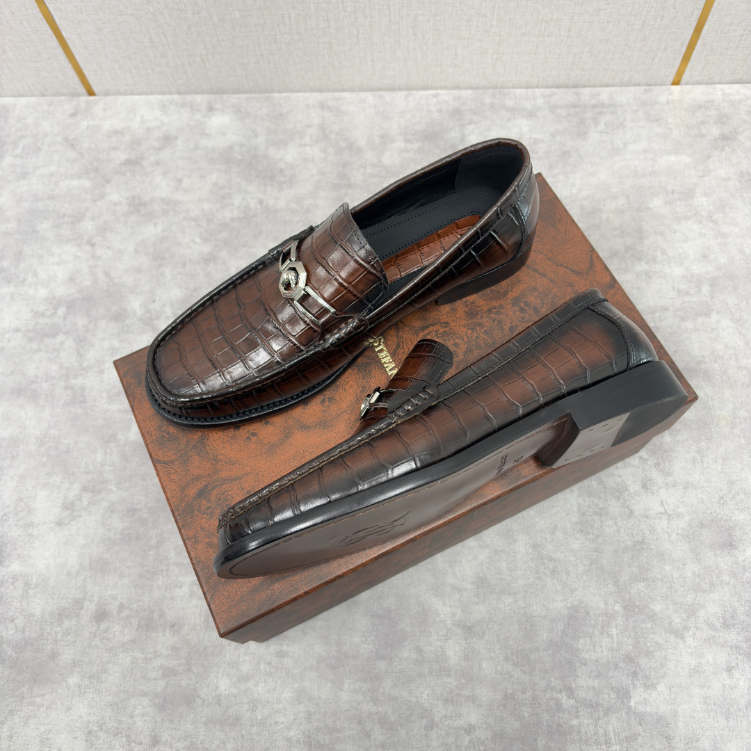 💋💍Stefano-ricci 史蒂*芬新品 乐福鞋皮鞋 鳄鱼纹🐊压纹牛皮手工改色擦色而成 ，鞋面的标志