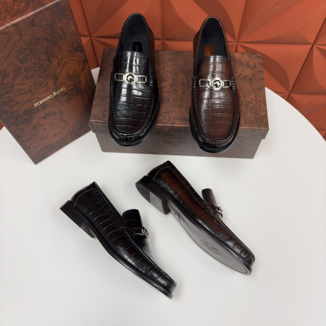 💋💍Stefano-ricci 史蒂*芬新品 乐福鞋皮鞋 鳄鱼纹🐊压纹牛皮手工改色擦色而成 ，鞋面的标志