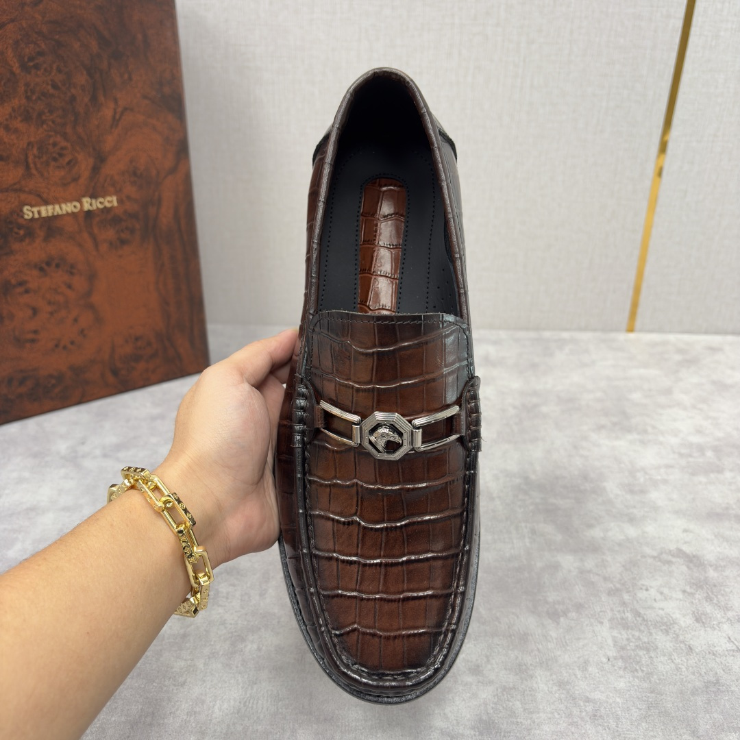 💋💍Stefano-ricci 史蒂*芬新品 乐福鞋皮鞋 鳄鱼纹🐊压纹牛皮手工改色擦色而成 ，鞋面的标志